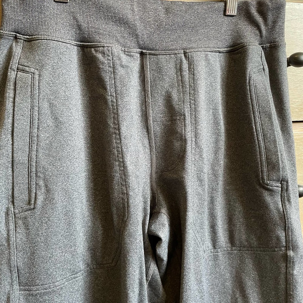 Lululemon Charcoal Gray Red Luon Smash Pants - Picture 4 of 6